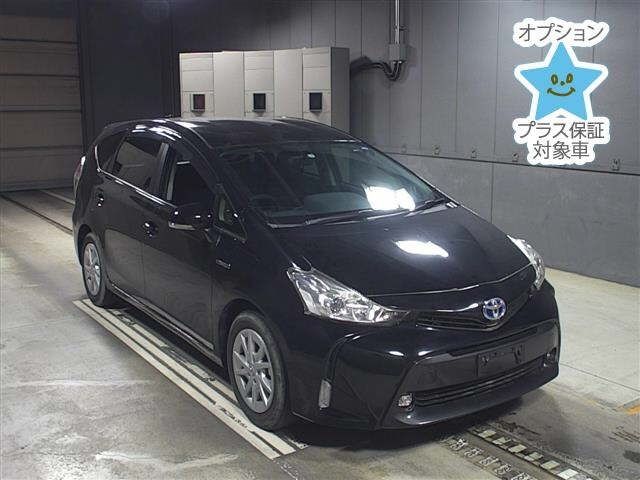 5816 Toyota Prius alpha ZVW41W 2015 г. (JU Gifu)